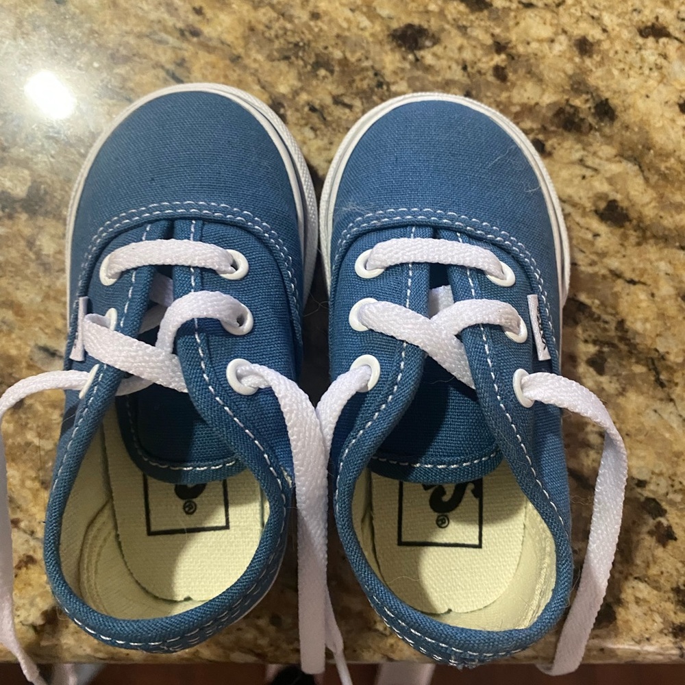 Toddler vans, new size 4